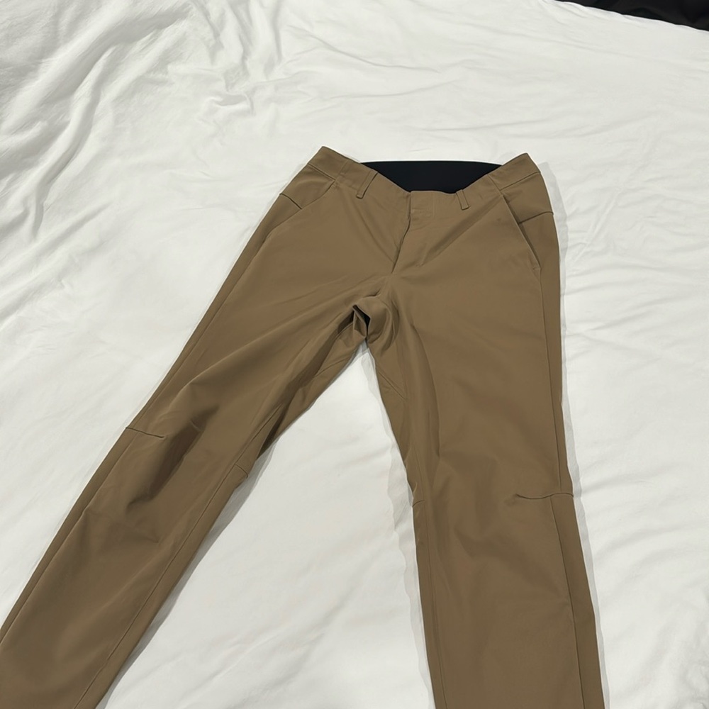 Lululemon Men’s dress pants brown.